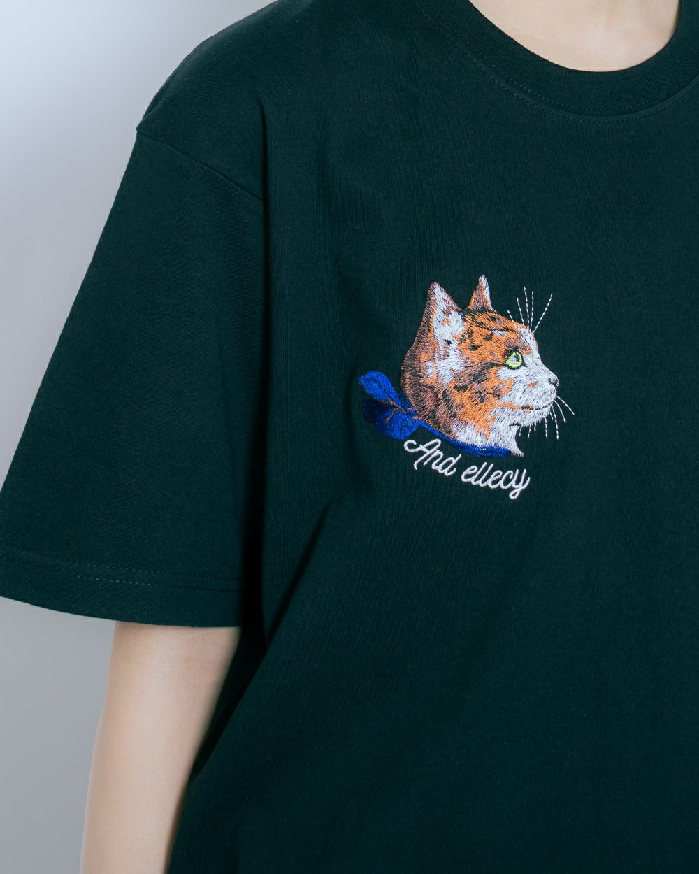今期 &ellecy 猫とリボンT ピンク リボン猫刺繍T | CRAYON ONLINE STORE