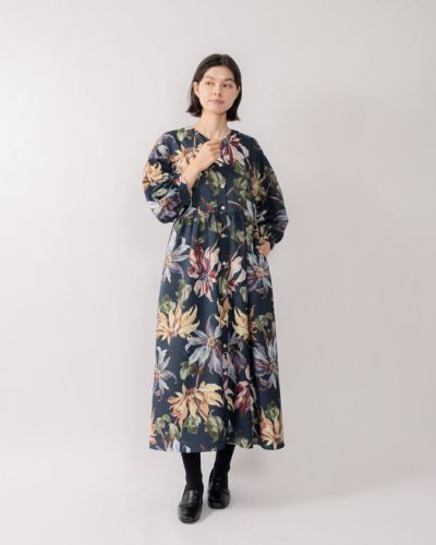 Lois CRAYON ✨新品　コサージュ付　総刺繍　花柄　比翼コート　Aライン モダンフラワーCOAT-ピンク-